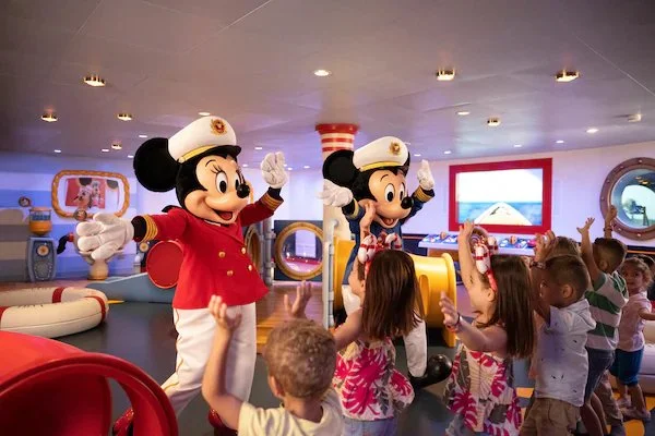 Mickey Minnie Captains