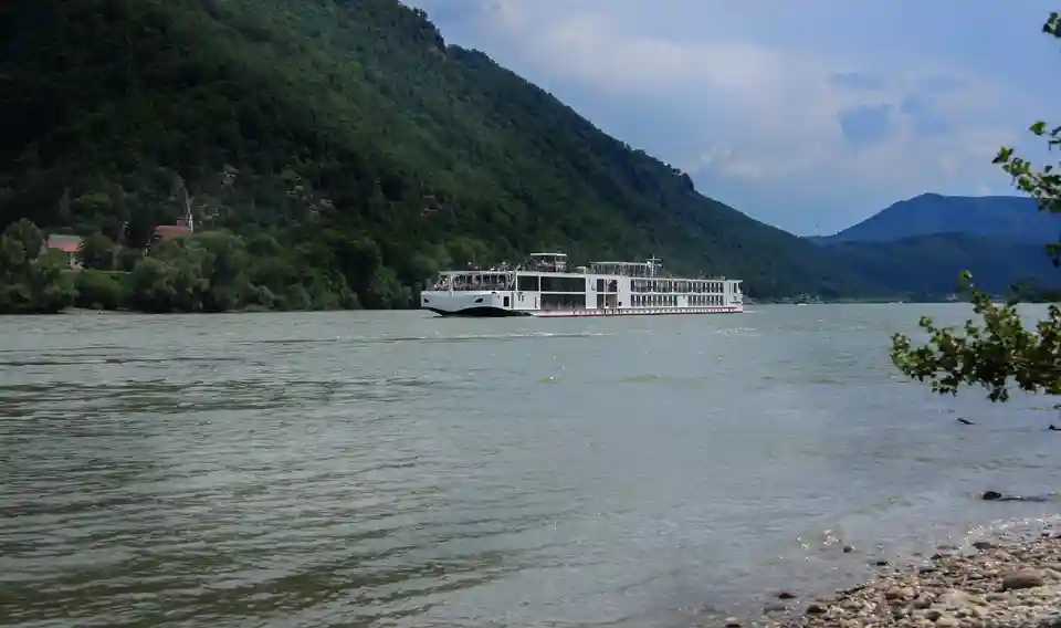 River Cruise Line
